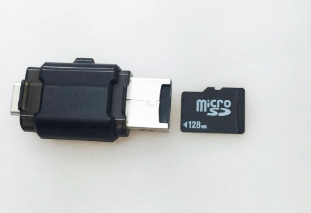 أدخل بطاقة micro sd في قارئ البطاقات